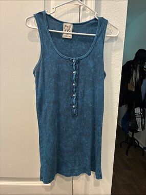 Vocal Mineral Wash Blue Henley Tank